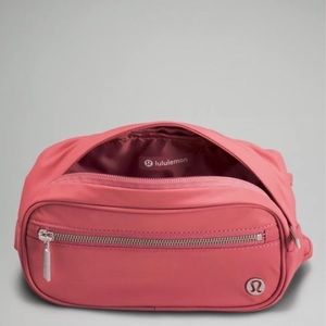 Lululemon Wanderlust belt bag